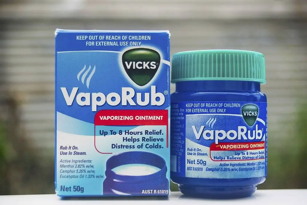 does vicks vapo rub help acne
